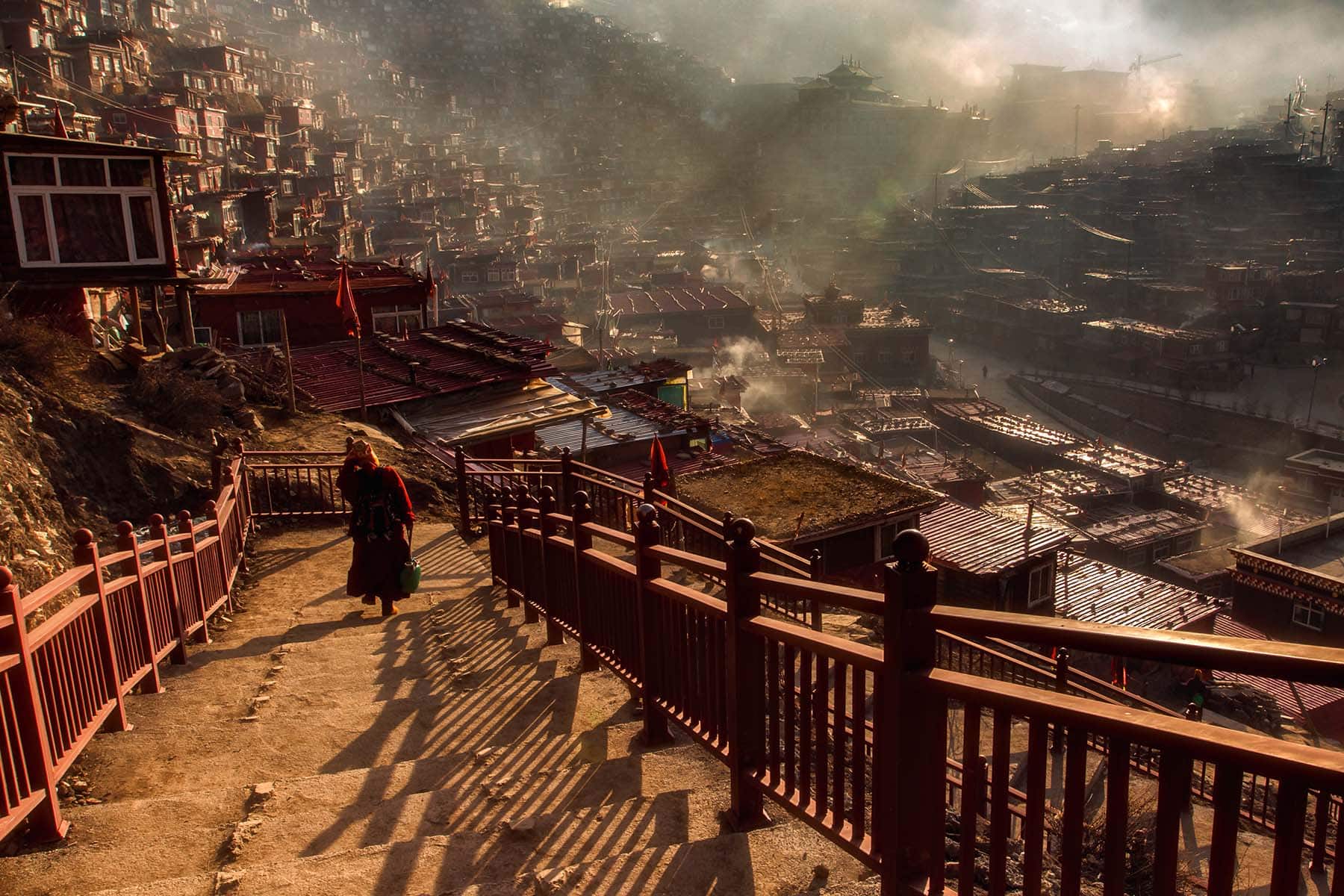 en magisk bild över en landsby i Bhutan