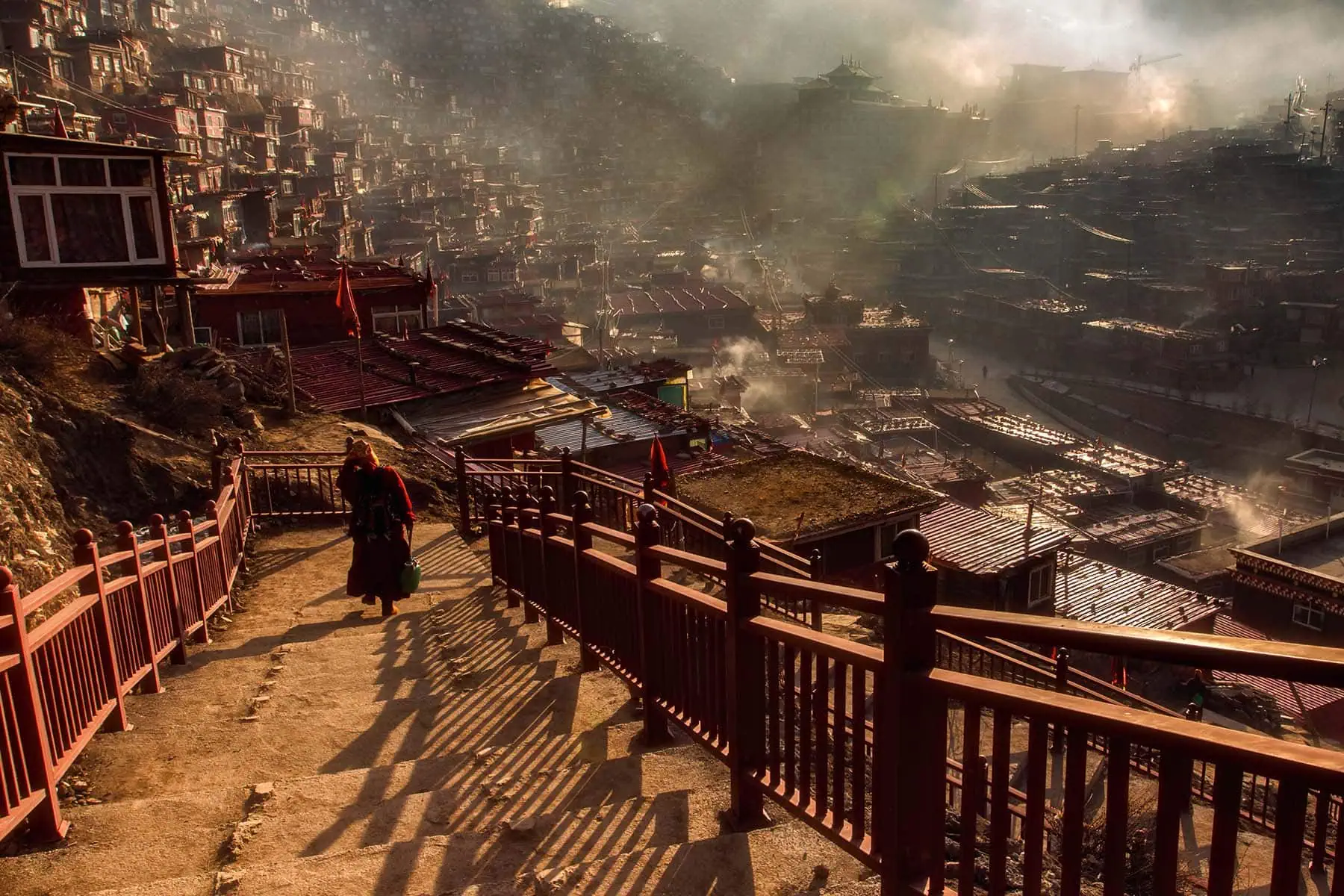 en magisk bild över en landsby i Bhutan