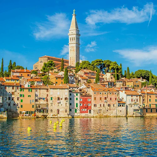 Staden Istrien i Kroatien vid havet