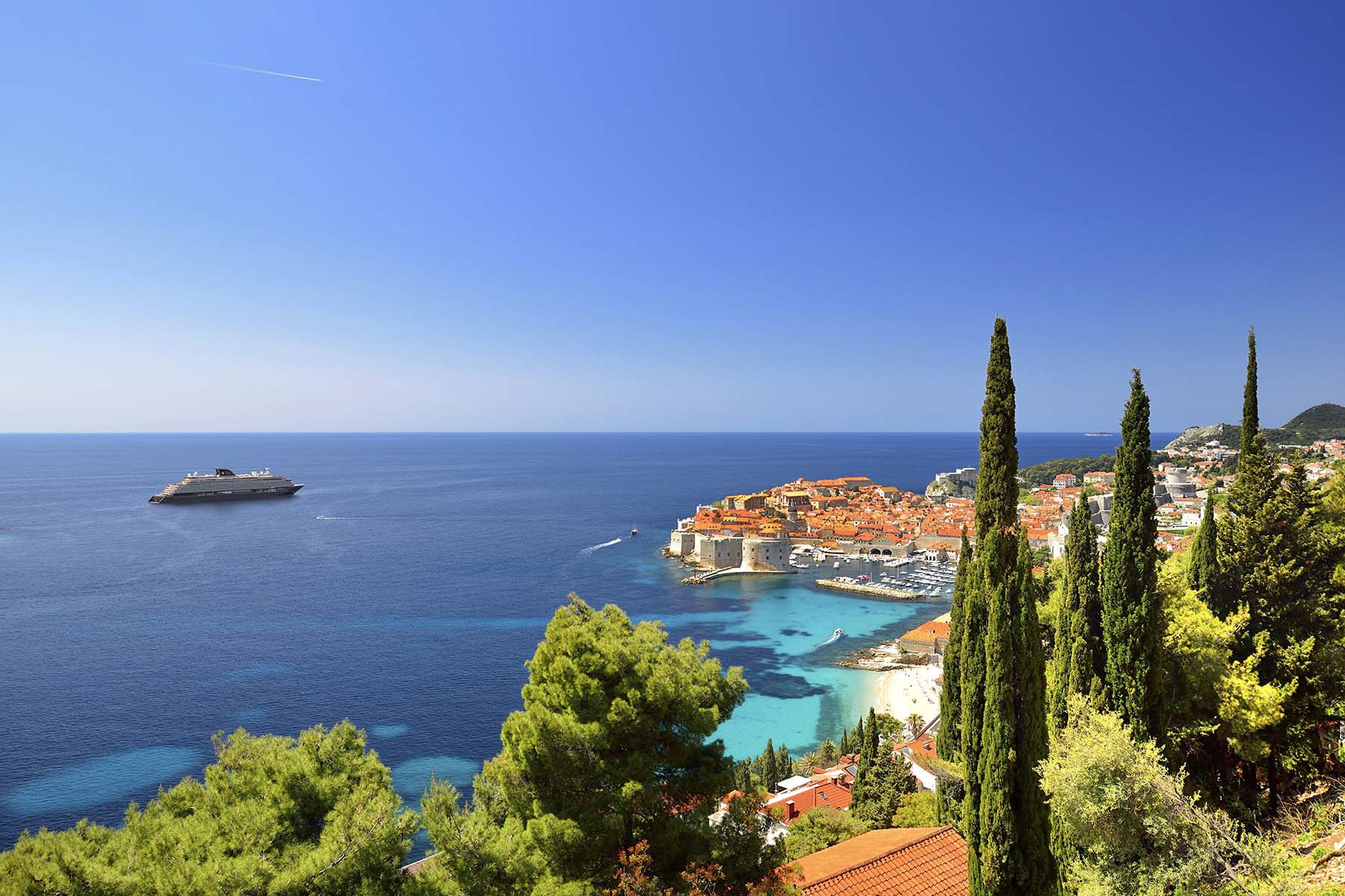 fartygen i Explora Journeys är mindre och kommer närmare land. Här nära land i Europa