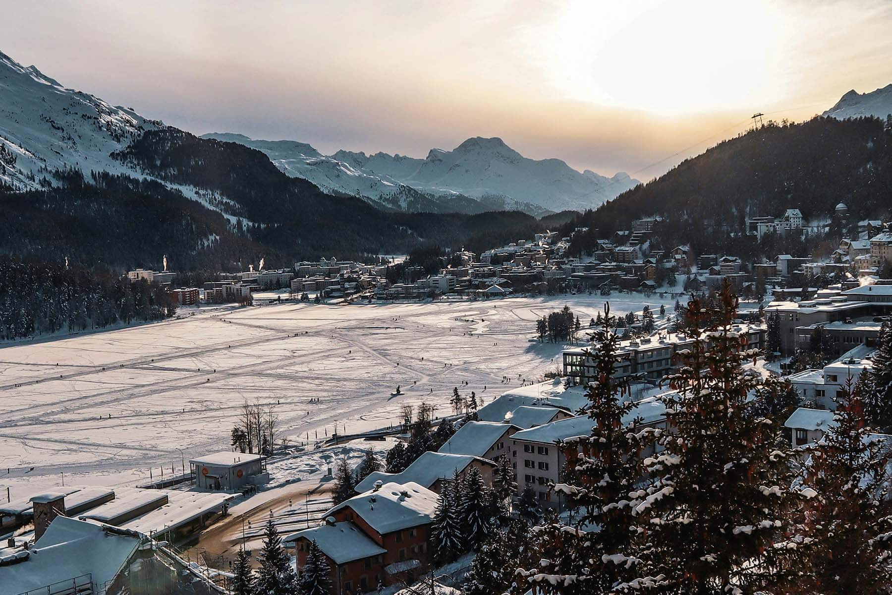 St. Moritz i dagsljus