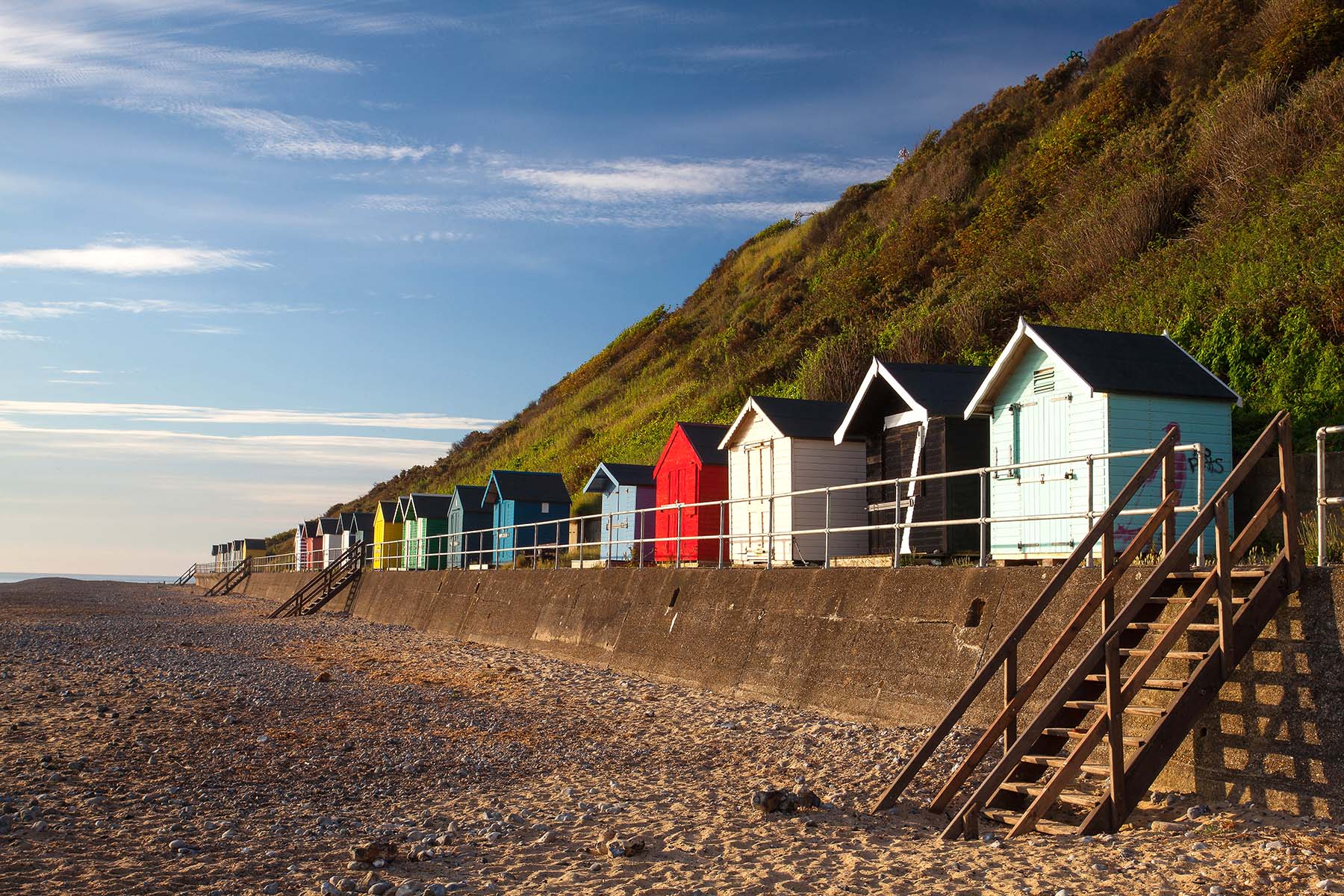 små hus på en strand i Storbritannien