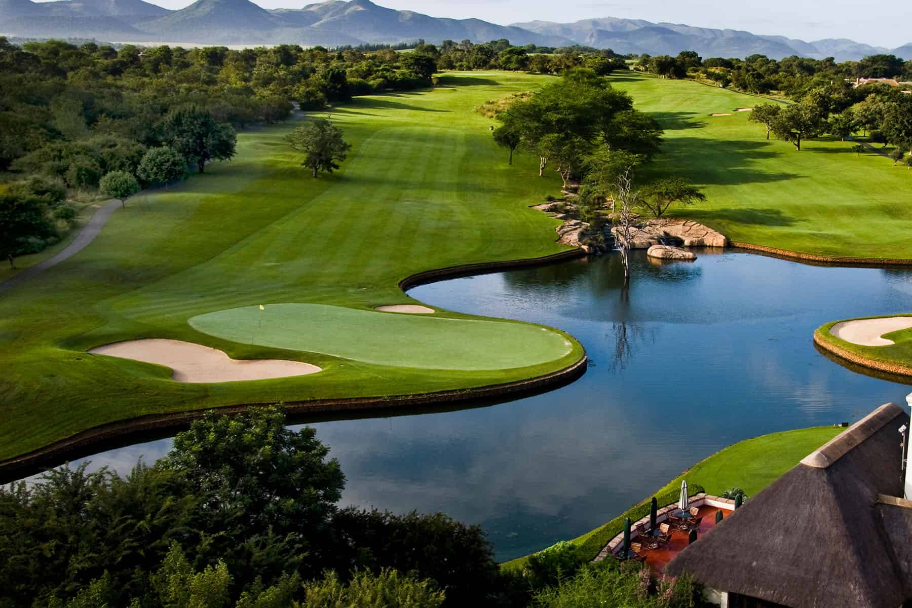 golfbana som spelas på Rovos Rails golf tågresa
