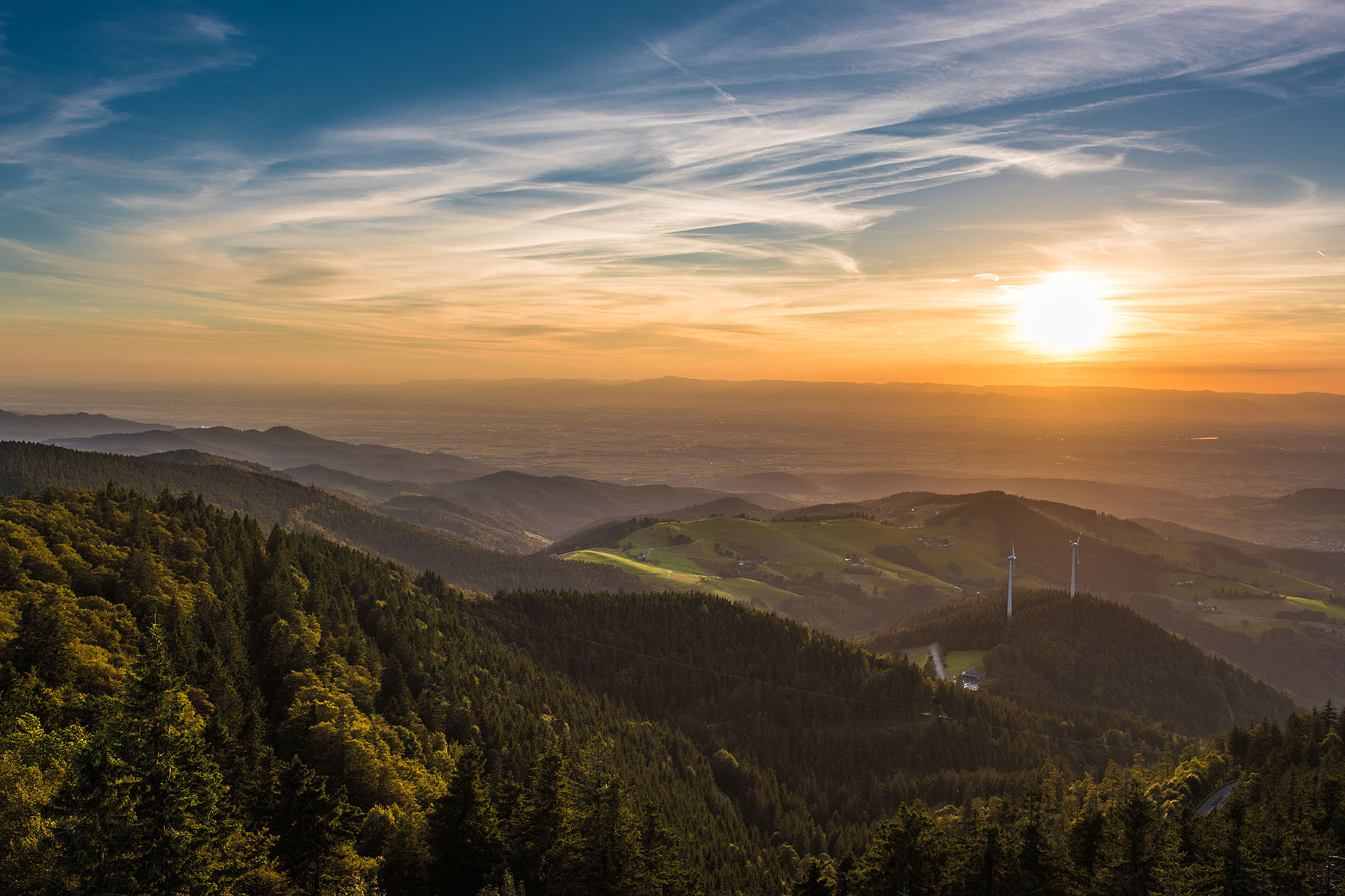 solnedgång över vacker natur i Tyskland