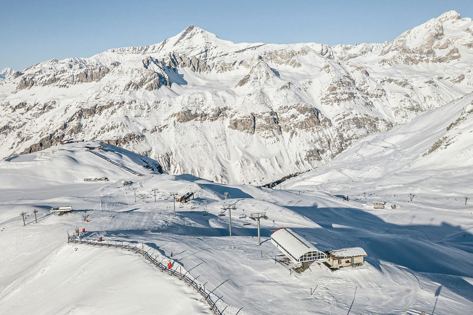 snötäckta alper i franska Val d*Isere