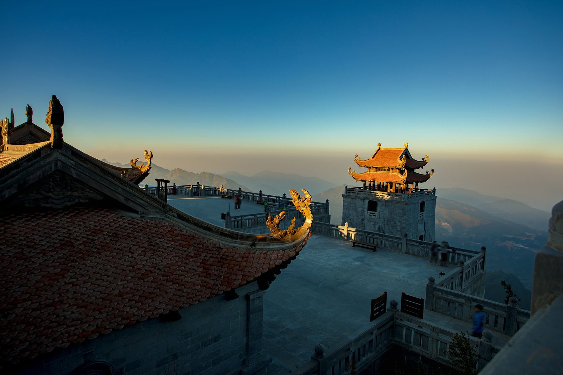 ett tempel i Vietnam med en fantastisk utsikt 